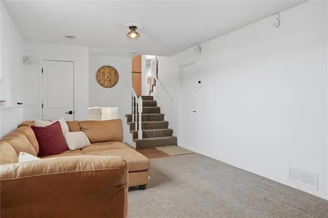 $330,000 | 1300 Robin Court, Kearney, MO 64060