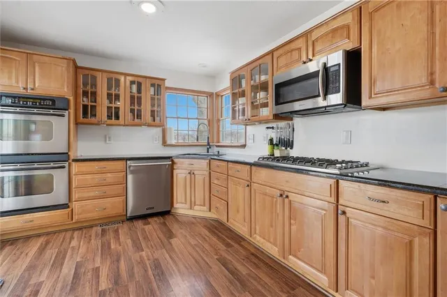 $330,000 | 1300 Robin Court, Kearney, MO 64060