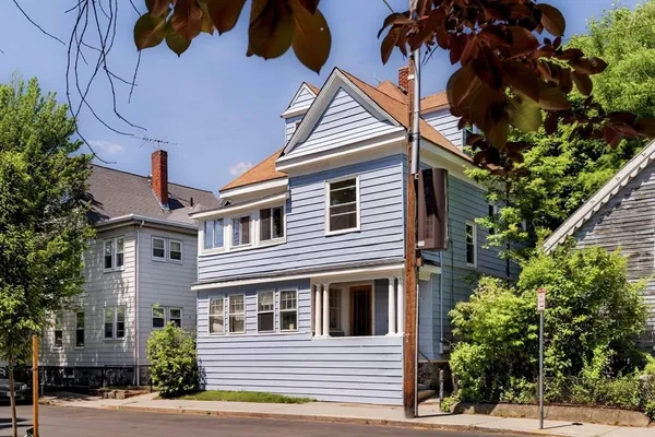 $2,850 | 25 Granite Street, Unit 1, Cambridge, MA 02139