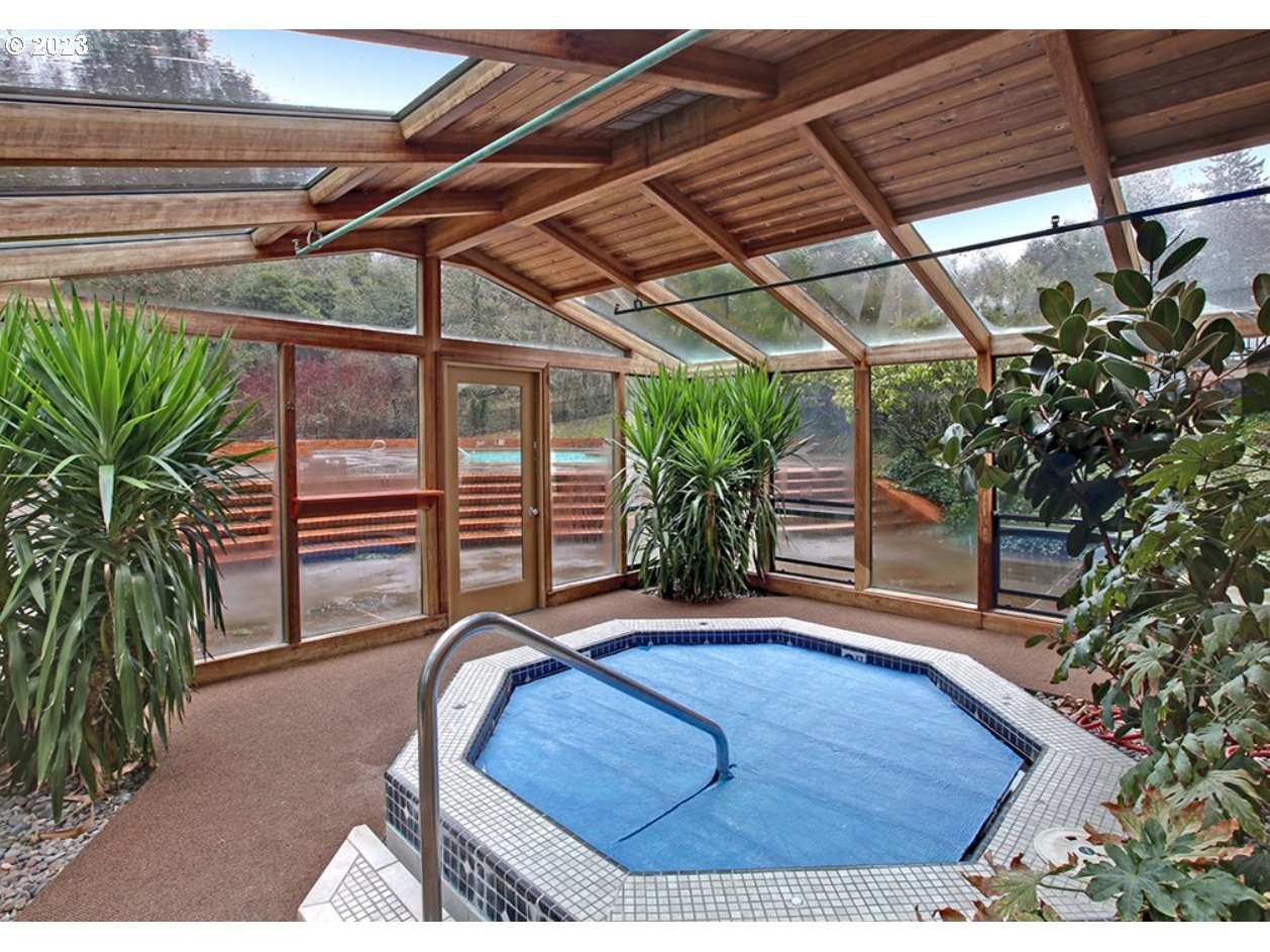7524 Southwest Barnes Road, Unit A Portland, OR 97225 - Photo 17 of 21 Gallery Image 17
