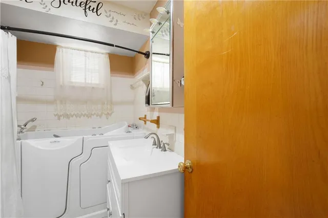 $225,000 | 2515 Beverly Drive, Washington, PA 15301