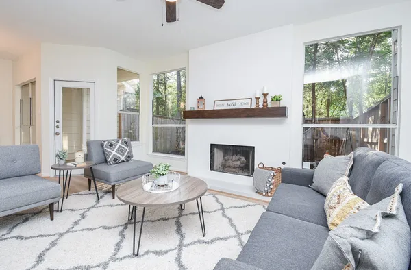 $2,450 | 134 North Magnolia Pond Place, The Woodlands, TX 77381