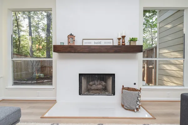 $2,450 | 134 North Magnolia Pond Place, The Woodlands, TX 77381