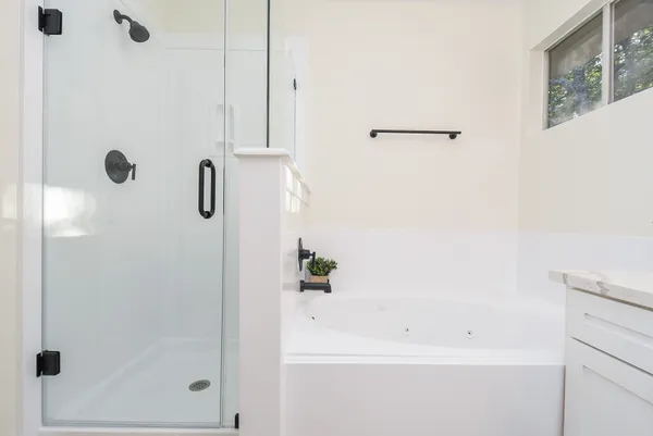 $2,450 | 134 North Magnolia Pond Place, The Woodlands, TX 77381