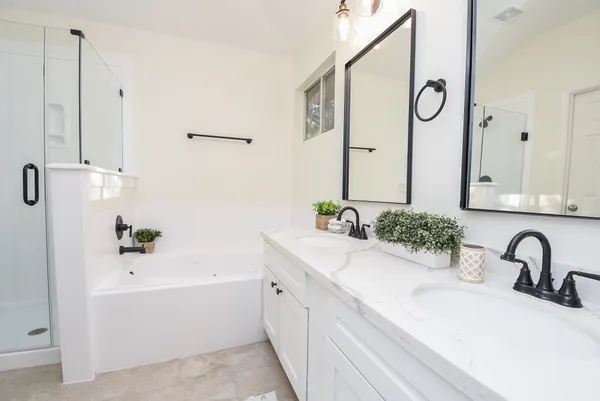 $2,450 | 134 North Magnolia Pond Place, The Woodlands, TX 77381