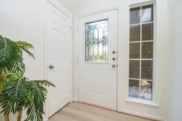 $2,450 | 134 North Magnolia Pond Place, The Woodlands, TX 77381