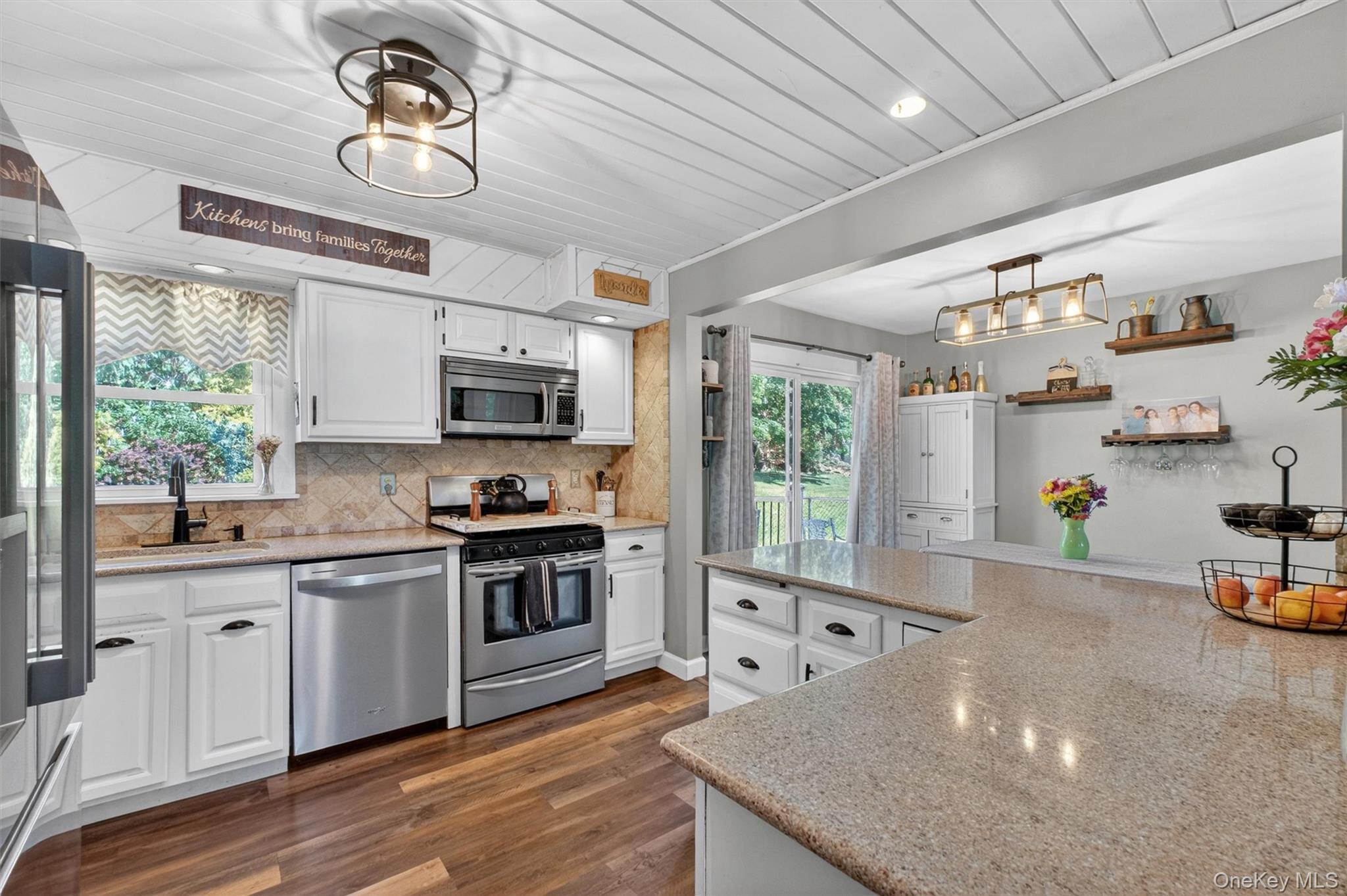 13 Clarkview Road New Windsor, NY 12553 - Photo 9 of 43