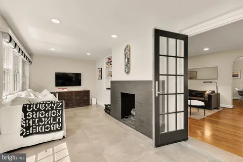 $1,695,000 | 517 Janneys Lane, Alexandria, VA 22302