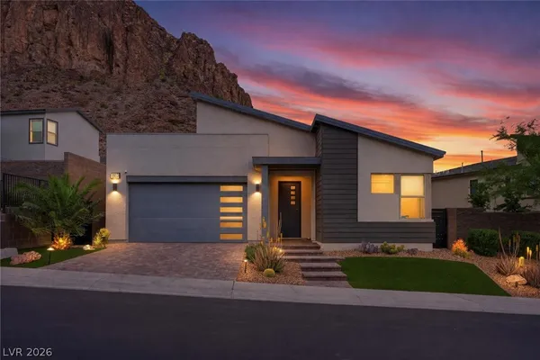 $1,040,000 | 1917 Regal Bluff Drive, Henderson, NV 89052