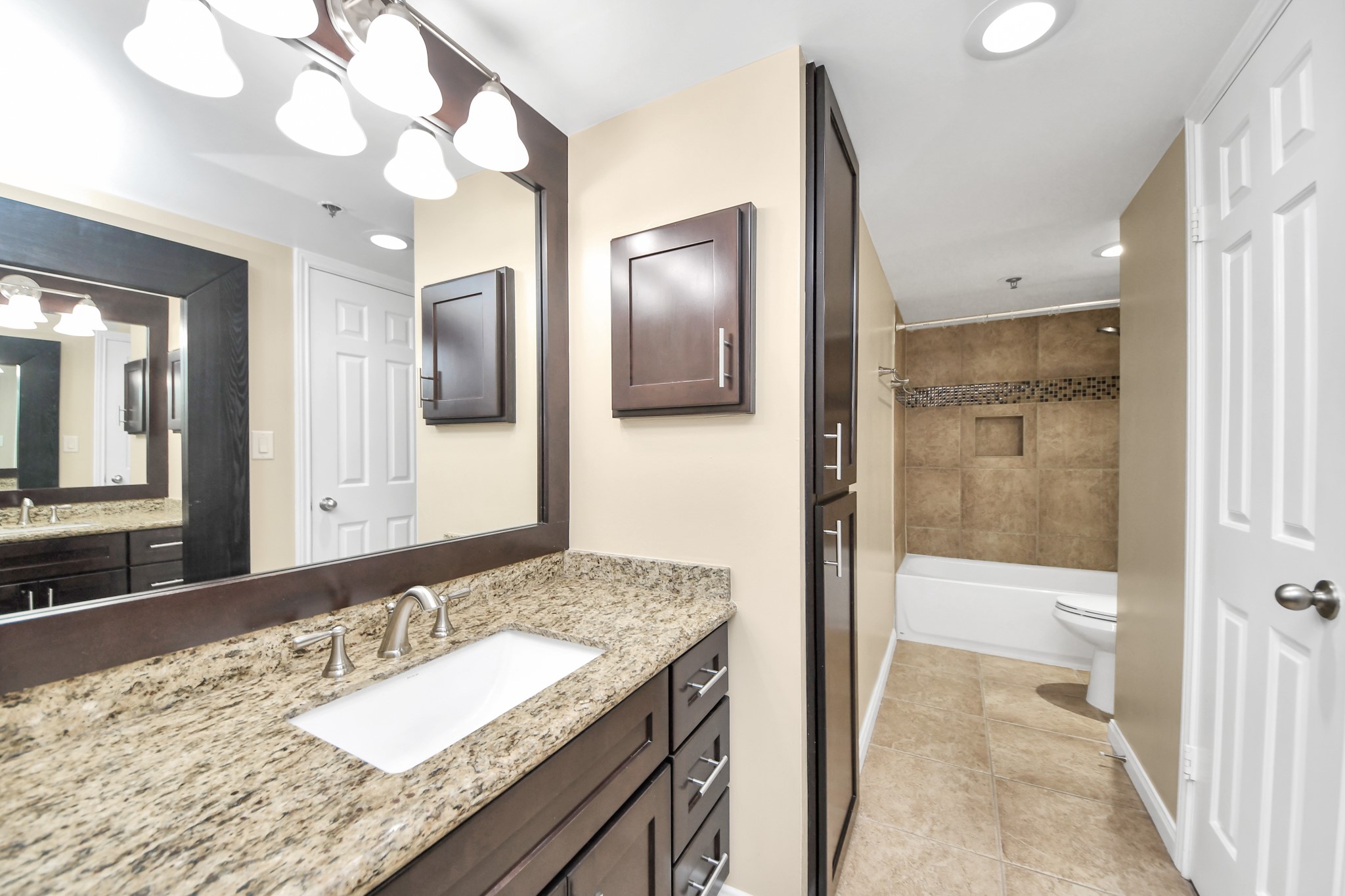 3525 Sage Road, Unit 909 Houston, TX 77056 - Photo 28 of 31 Gallery Image 28
