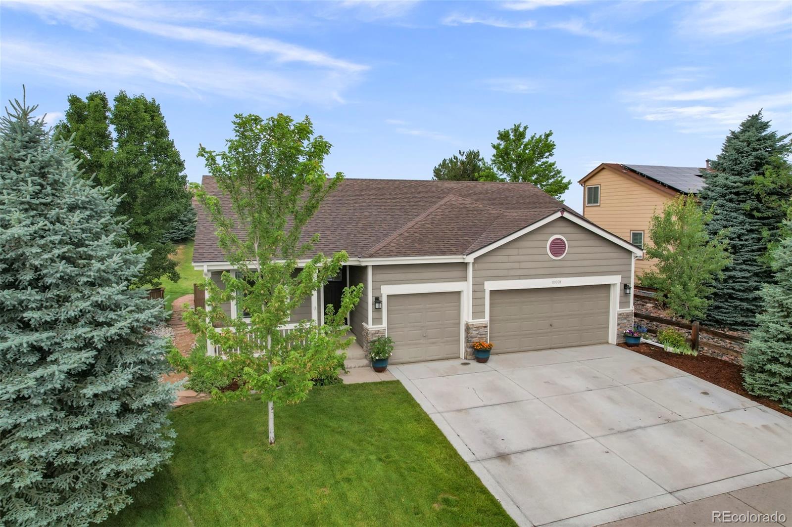 10001 Strathfield Lane Highlands Ranch, CO 80126 - Photo 2 of 26 Gallery Image 2