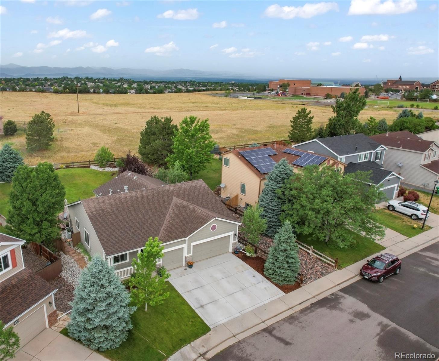10001 Strathfield Lane Highlands Ranch, CO 80126 - Photo 3 of 26 Gallery Image 3