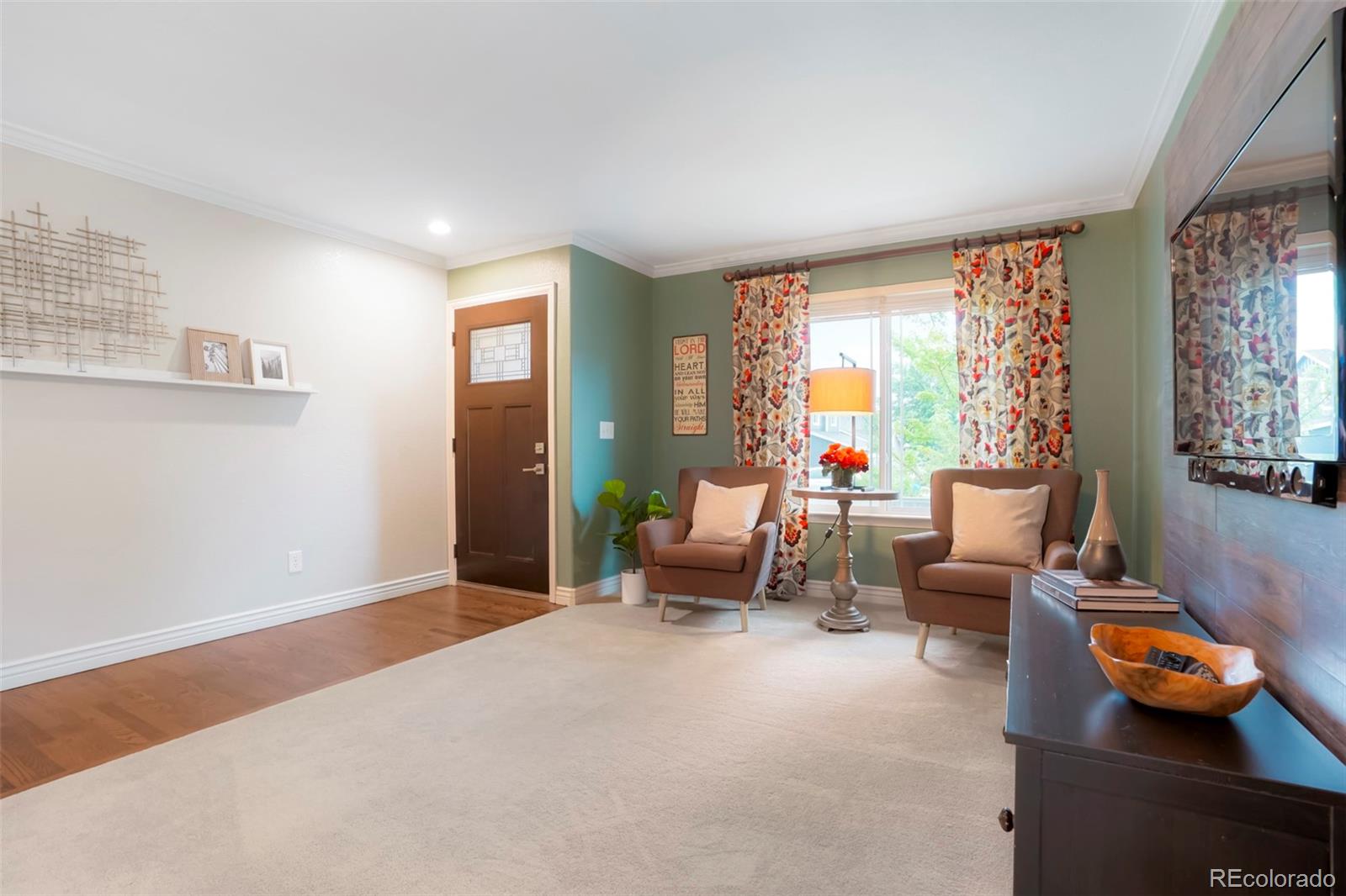 10001 Strathfield Lane Highlands Ranch, CO 80126 - Photo 4 of 26 Gallery Image 4