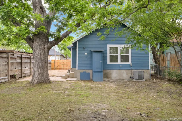 $1,600 | 118 Aganier Avenue, San Antonio, TX 78212