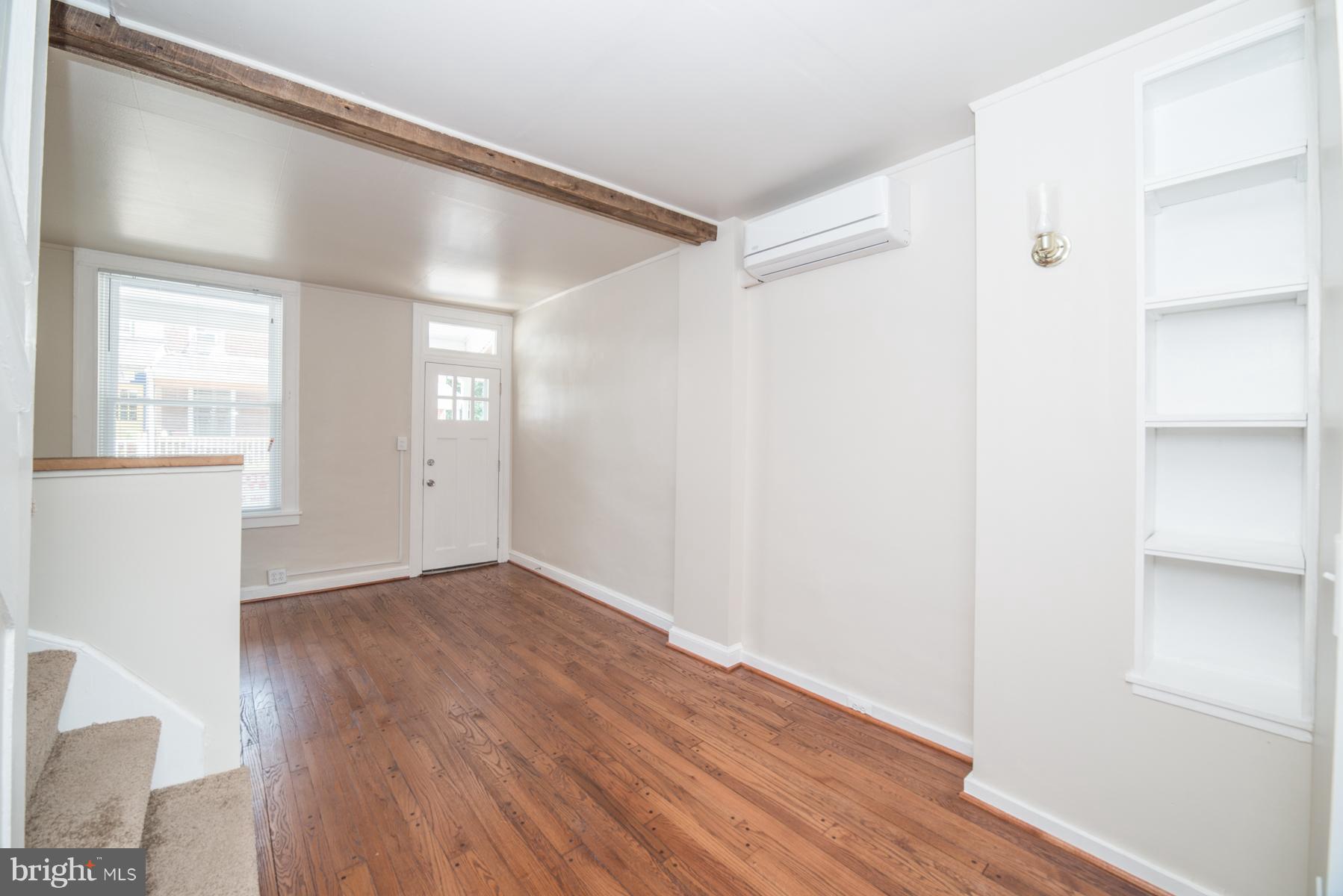 603 Harding Place Baltimore, MD 21211 - Photo 6 of 26 Living Room