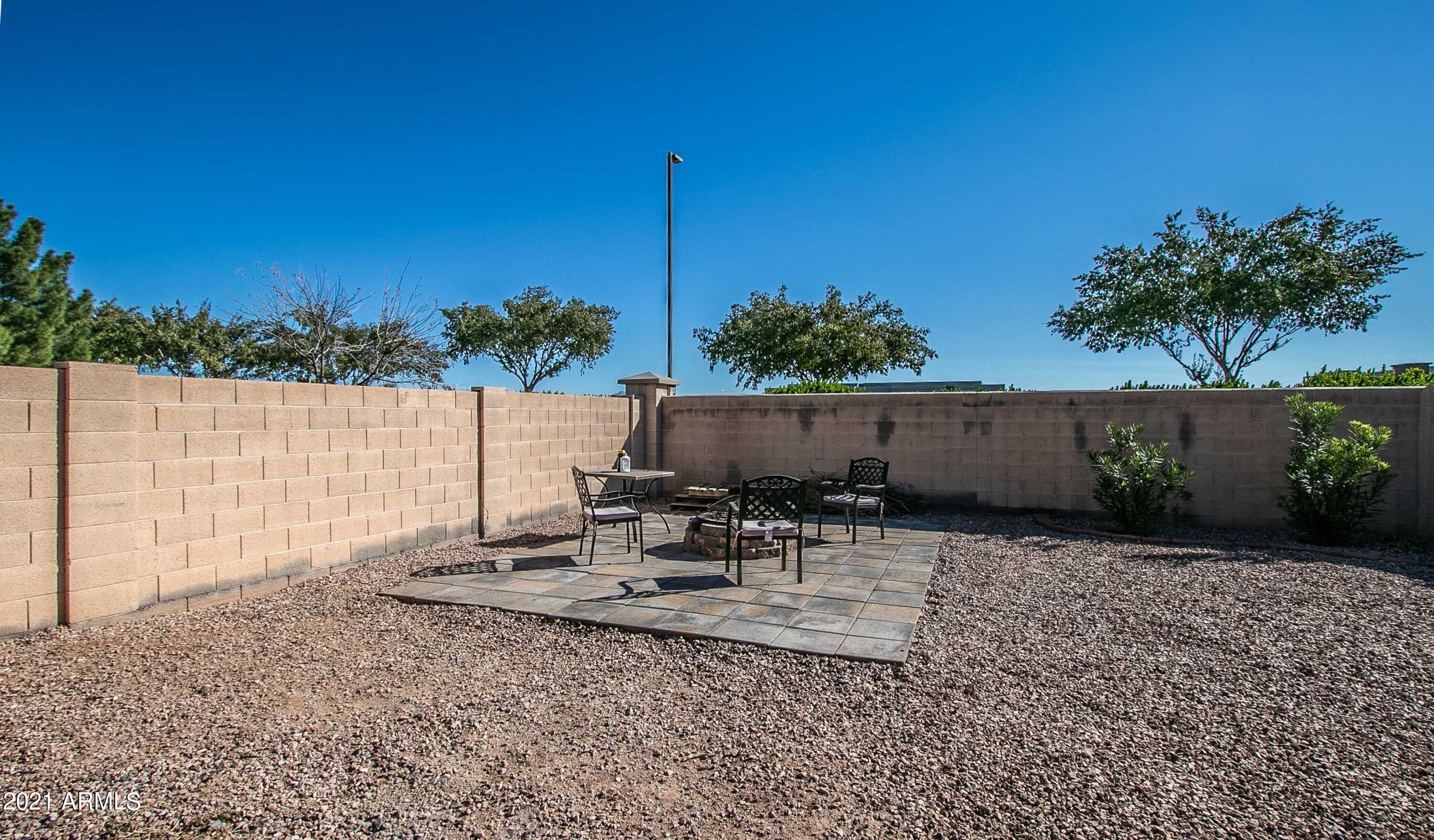 4580 East Del Rio Street Gilbert, AZ 85295 - Photo 17 of 28 Del Rio Backyard Sitting