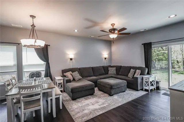 $338,900 | 284 Bloomington Drive, Lake Ozark, MO 65049