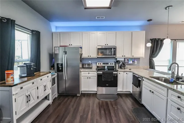 $338,900 | 284 Bloomington Drive, Lake Ozark, MO 65049