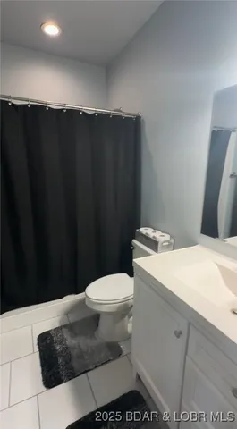 $338,900 | 284 Bloomington Drive, Lake Ozark, MO 65049