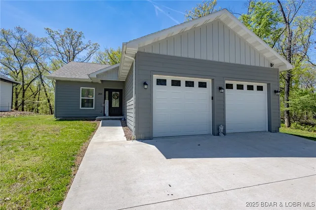 $338,900 | 284 Bloomington Drive, Lake Ozark, MO 65049