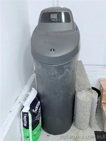 $338,900 | 284 Bloomington Drive, Lake Ozark, MO 65049