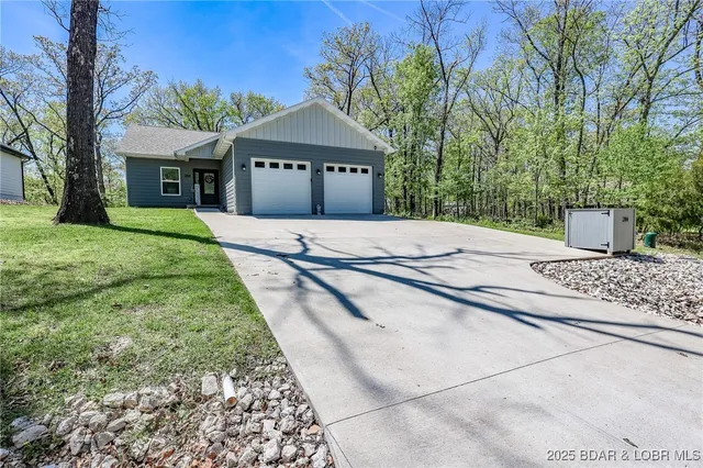 $338,900 | 284 Bloomington Drive, Lake Ozark, MO 65049