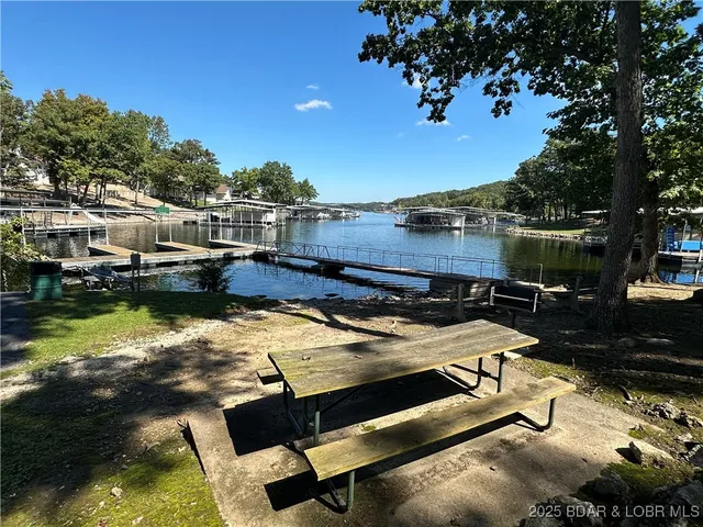 $338,900 | 284 Bloomington Drive, Lake Ozark, MO 65049