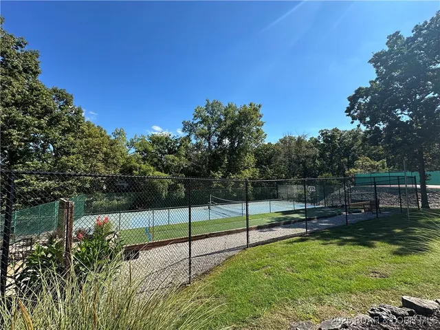 $338,900 | 284 Bloomington Drive, Lake Ozark, MO 65049