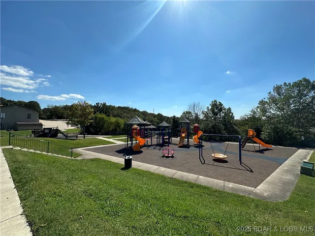 $338,900 | 284 Bloomington Drive, Lake Ozark, MO 65049