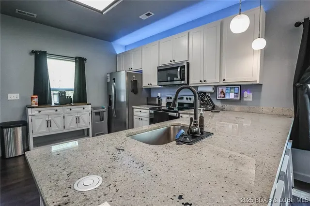 $338,900 | 284 Bloomington Drive, Lake Ozark, MO 65049