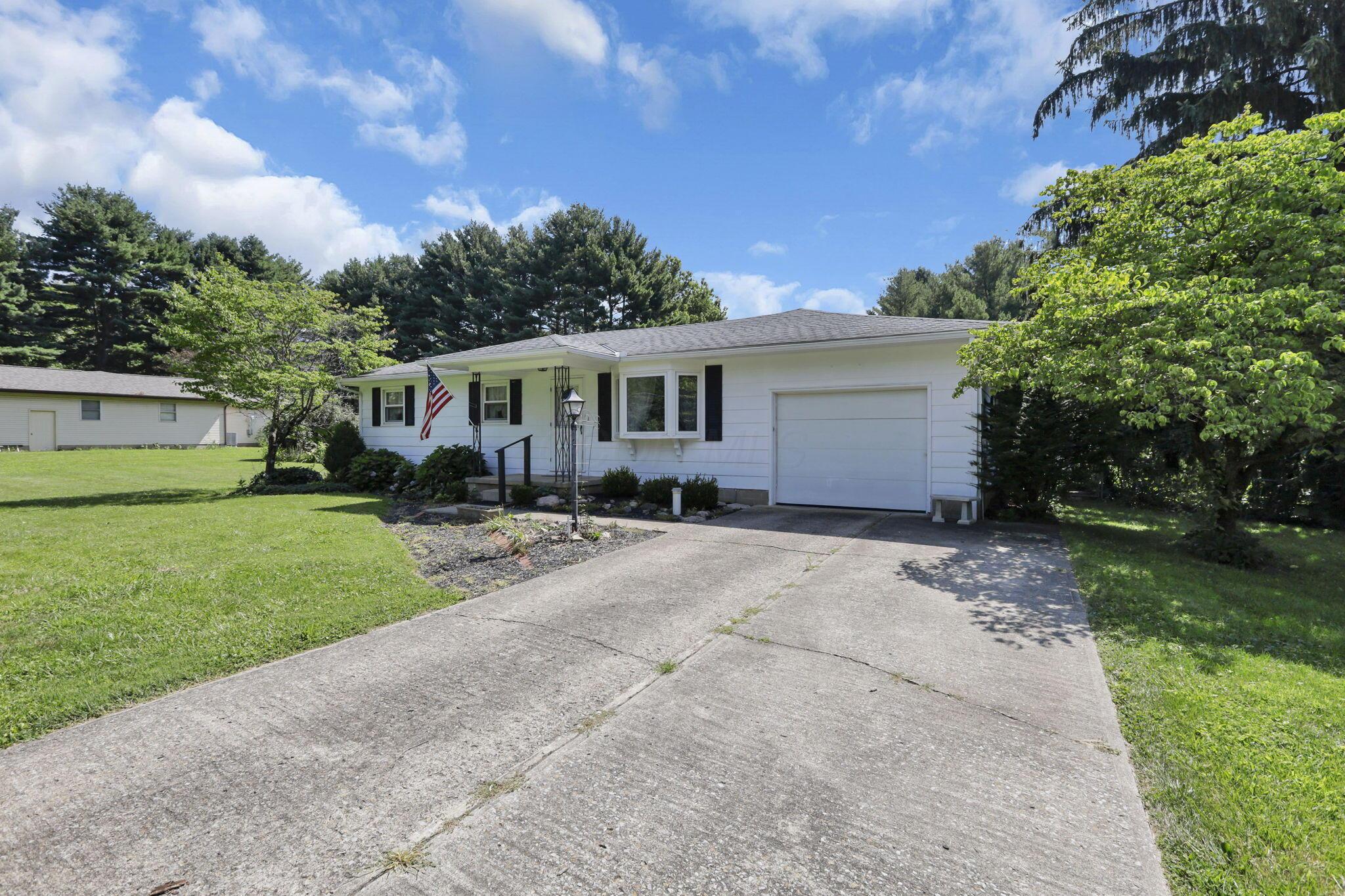 3842 Brook Road Northwest Lancaster, OH 43130 - Photo 2 of 52 2-web-or-mls-_MG_9718
