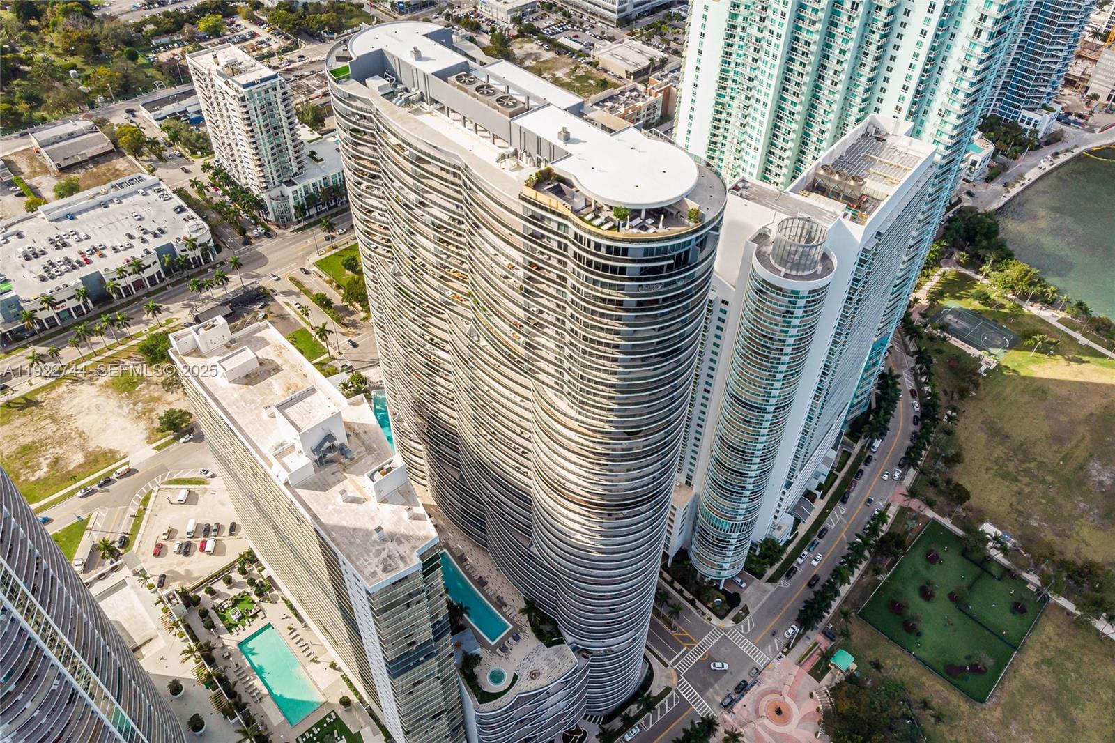 488 Northeast 18th Street, Unit 2311 Miami, FL 33132 - Photo 29 of 40 a close up of a fountain