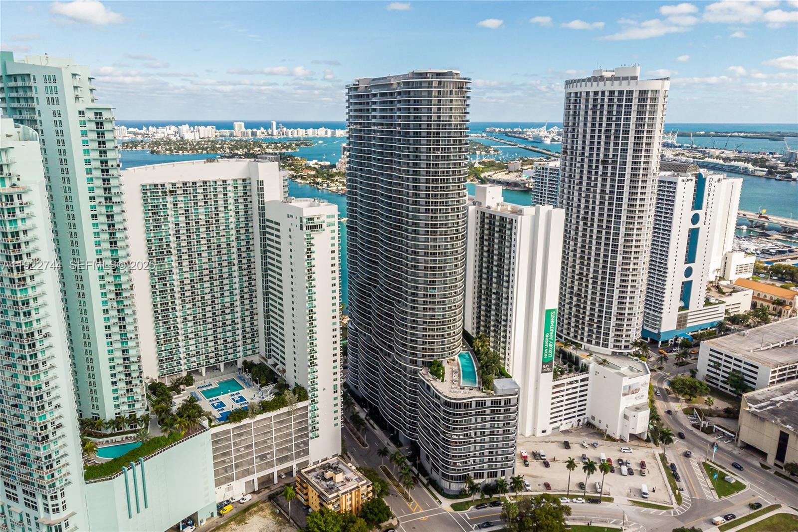 488 Northeast 18th Street, Unit 2311 Miami, FL 33132 - Photo 31 of 40 a view of city from balcony