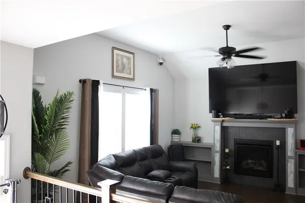 $385,000 | 1000 Northwest 4th Street, Oak Grove, MO 64075