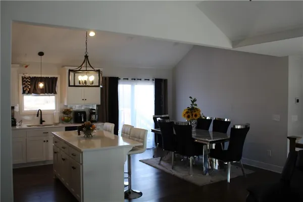 $385,000 | 1000 Northwest 4th Street, Oak Grove, MO 64075