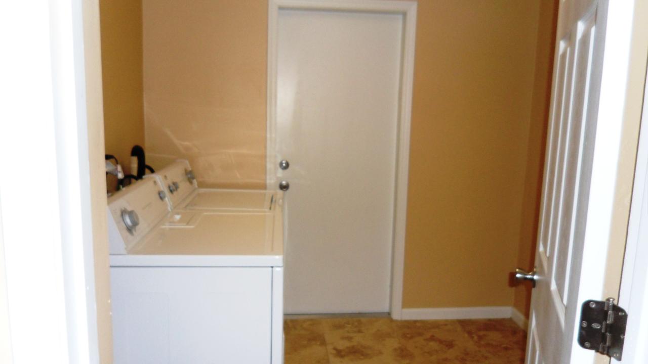 507 West Townley Avenue Phoenix, AZ 85021 - Photo 12 of 16 Indoor Laundry Room