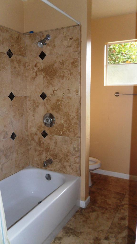 507 West Townley Avenue Phoenix, AZ 85021 - Photo 8 of 16 Hall Bathroom