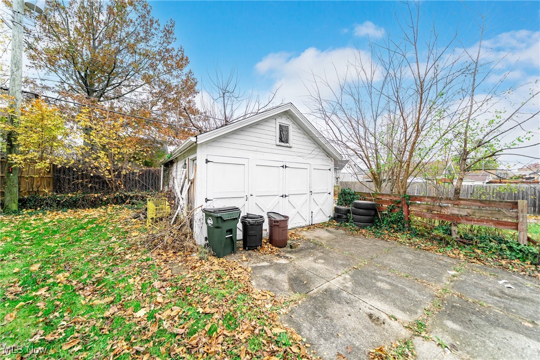 6815 Ridgewood Avenue Parma, OH 44129 - Photo 24 of 28