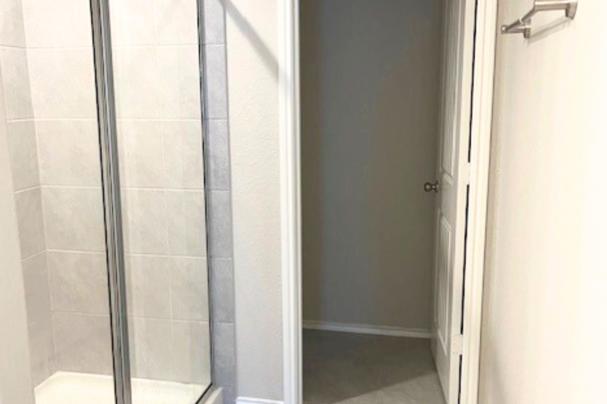 8310 Rose Petals Lane Rosharon, TX 77583 - Photo 16 of 43 Standing shower in Mast Bath