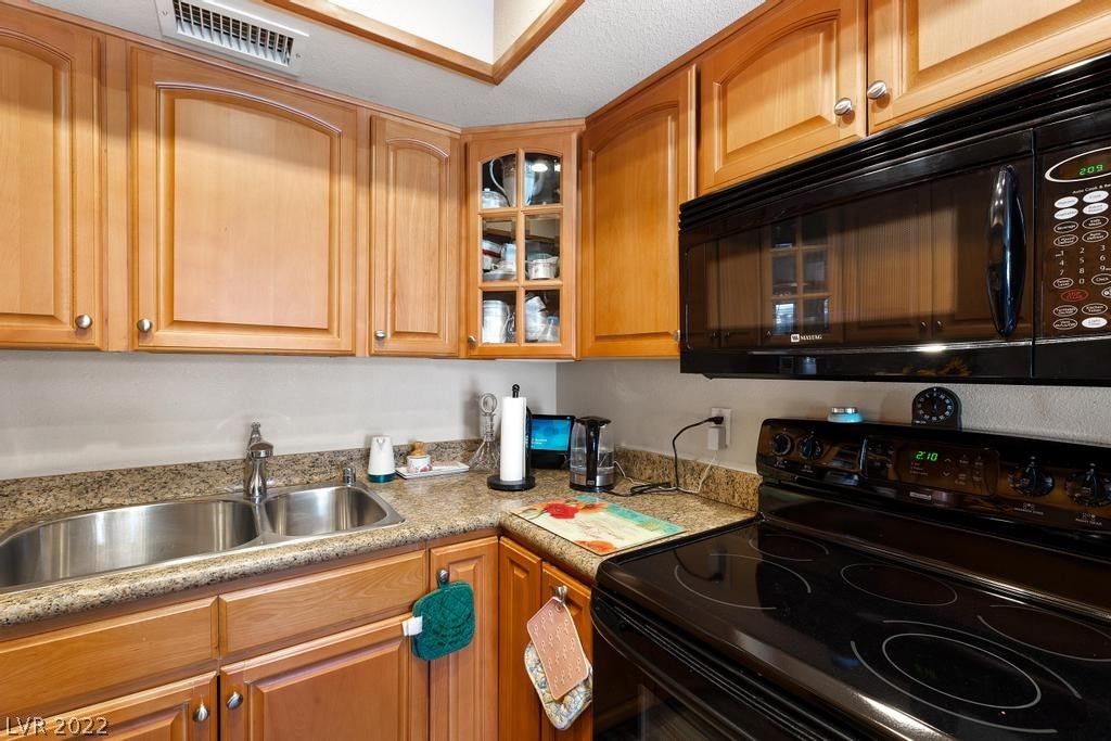 735 Apple Tree Court Henderson, NV 89014 - Photo 15 of 35