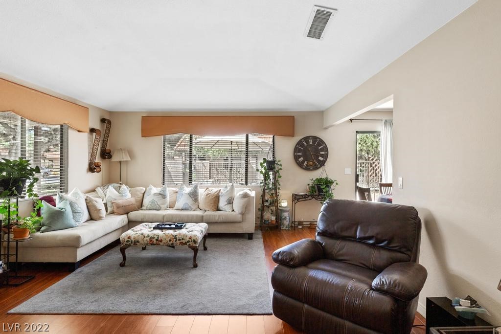 735 Apple Tree Court Henderson, NV 89014 - Photo 5 of 35