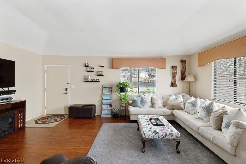 735 Apple Tree Court Henderson, NV 89014 - Photo 8 of 35