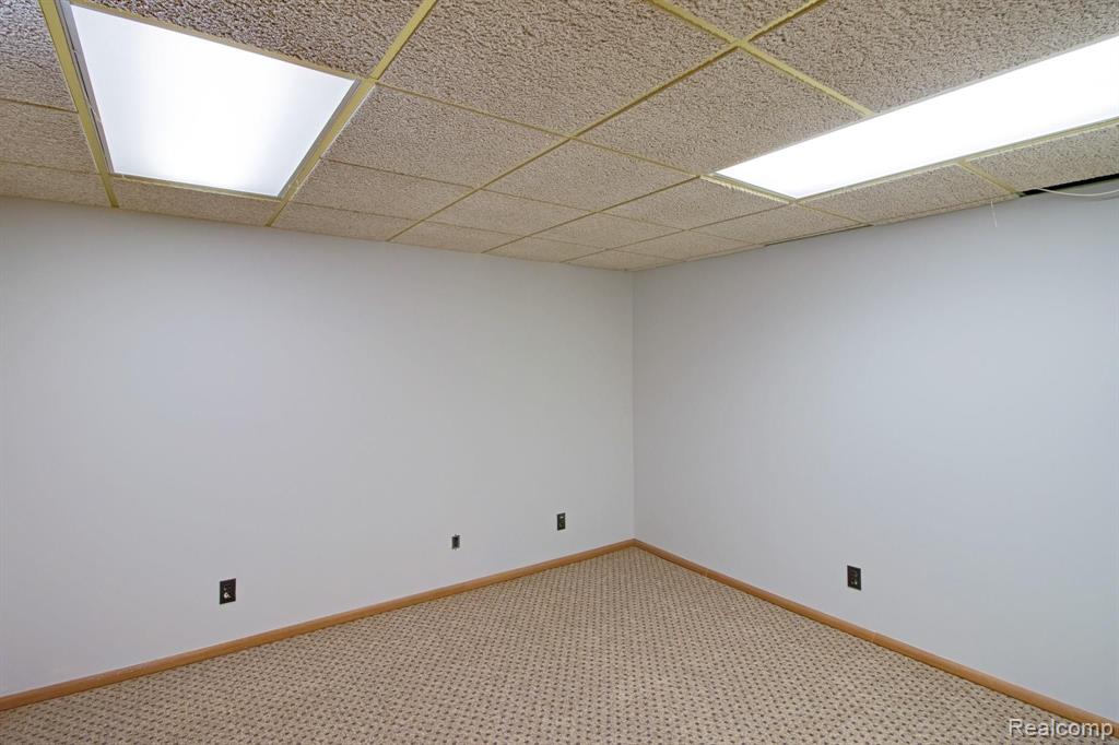 2043 Kemp Road Bloomfield Hills, MI 48302 - Photo 35 of 40