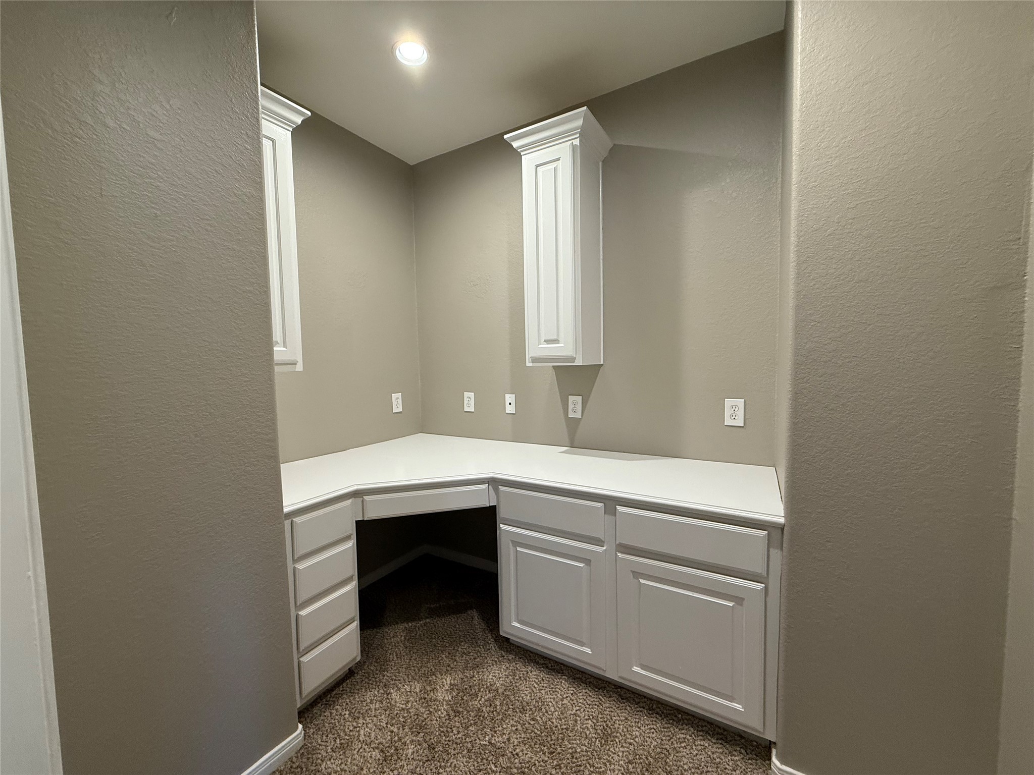 3517 Oak Landing Conroe, TX 77304 - Photo 22 of 28 a room with two sink and cabinets
