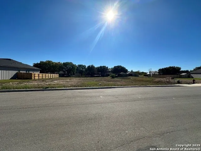 $135,000 | 207 Janice Avenue, Castroville, TX 78009