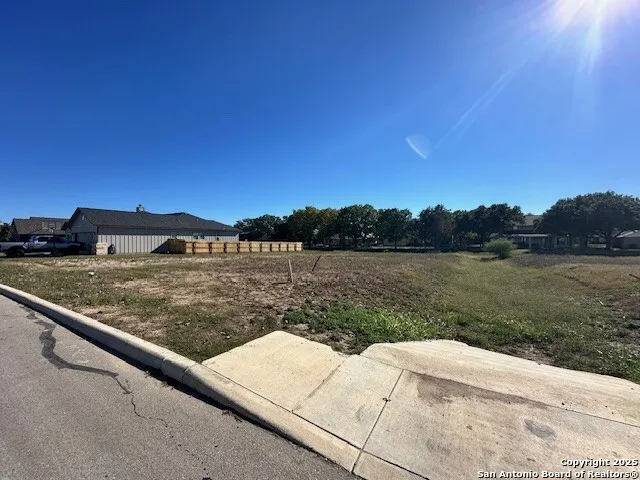 $135,000 | 207 Janice Avenue, Castroville, TX 78009