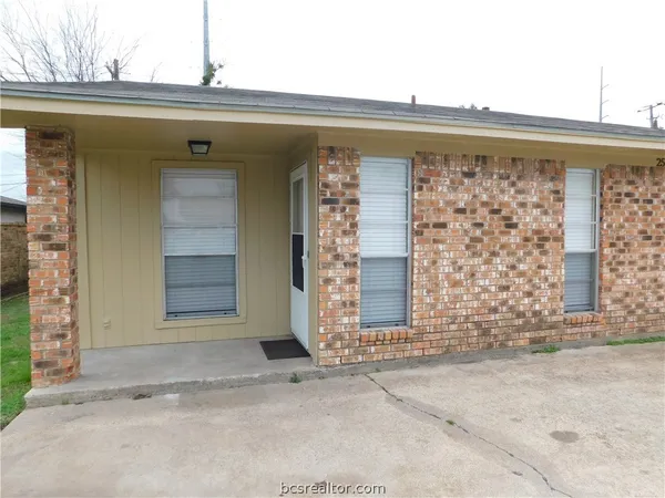 $280,000 | 2510 Long Drive, Unit A & B, Bryan, TX 77802