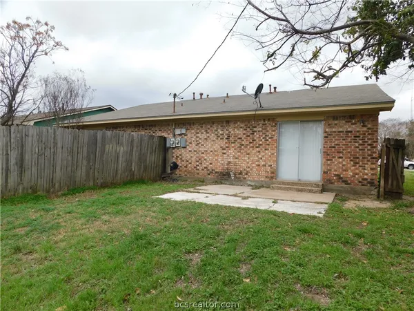 $280,000 | 2510 Long Drive, Unit A & B, Bryan, TX 77802