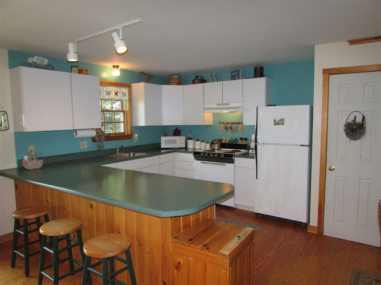 664 Sadawga Lake Road Whitingham, VT 05361 - Photo 8 of 19