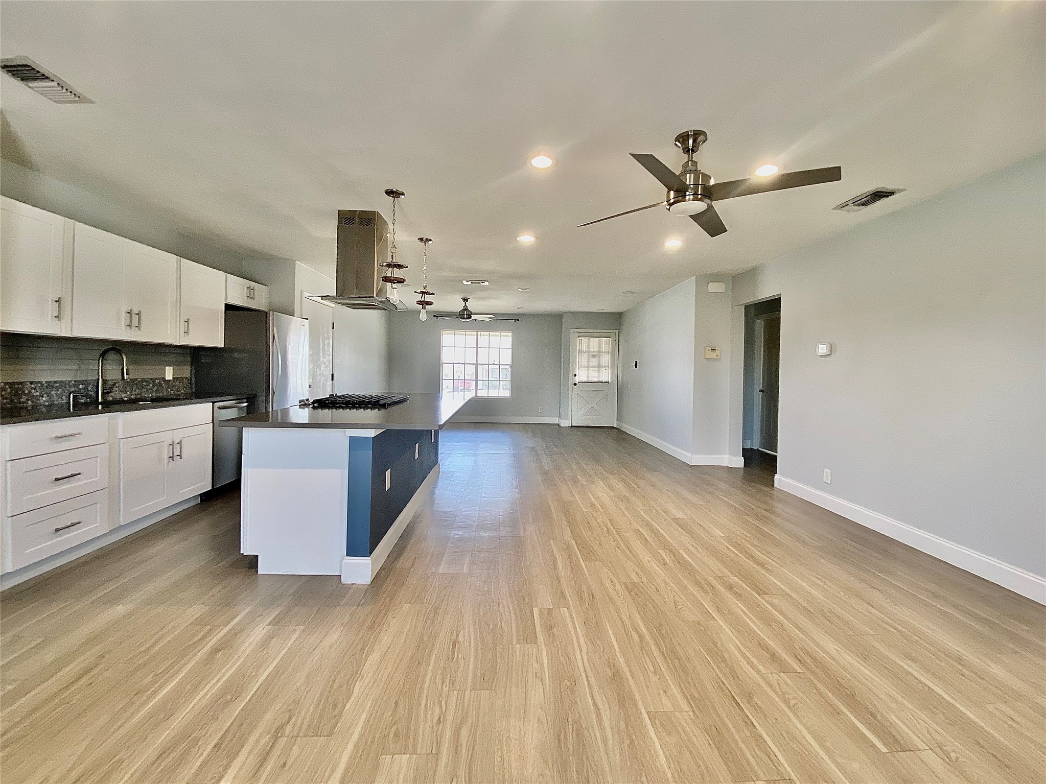 8602 Colonial Drive Austin, TX 78758 - Photo 2 of 15
